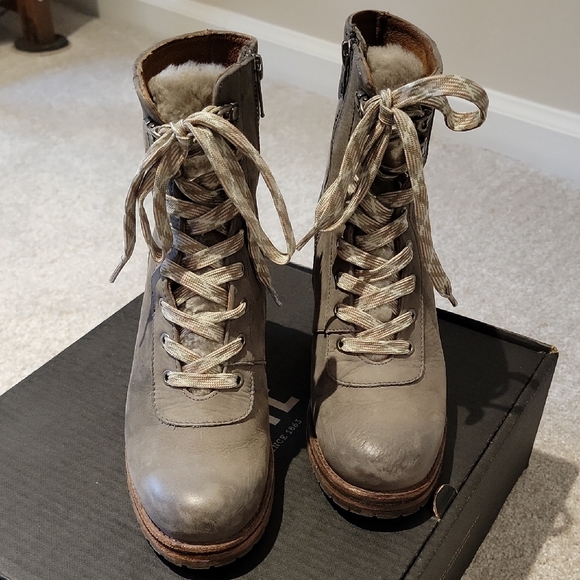 FRYE Karen Combat Gray Leather Boots - Picture 1 of 16